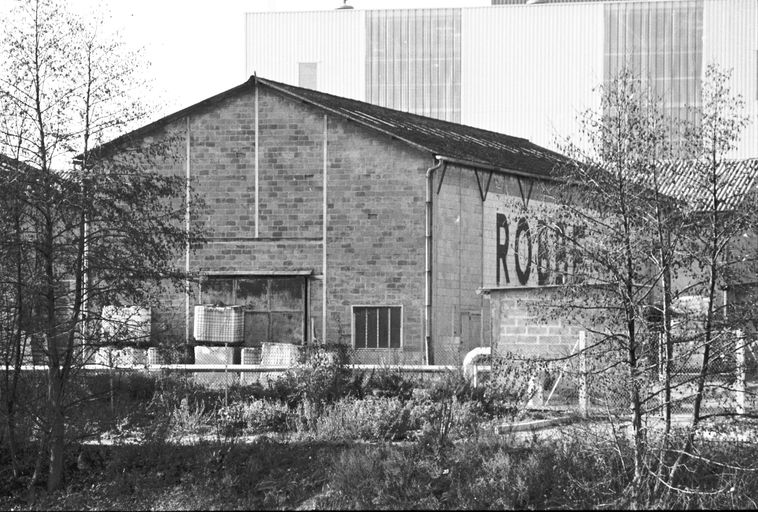 Ancienne usine de pâte à papier Mayen, huilerie Nourylande, puis Robbe et usine de produits chimiques Novance