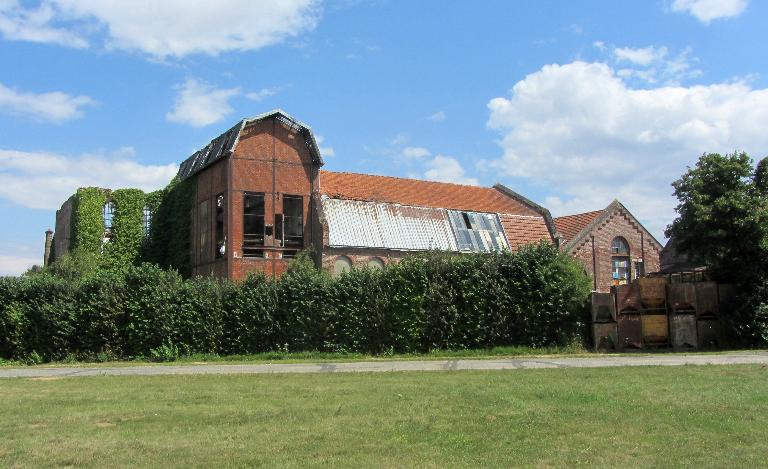 Ancienne sucrerie de betteraves de Monchy-Lagache, puis râperie de betteraves de la Compagnie Nouvelle des Sucreries Réunies (C.N.S.R.), devenue usine de matières plastiques Mitry