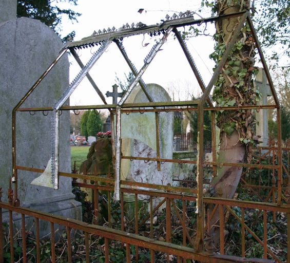 Tombeau (stèle funéraire) de la famille Dubois-Maisant