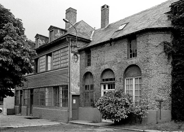 Ancienne robinetterie puis usine de serrurerie Bricard et Gauthier, devenue usine de serrurerie Bricard J. et G., puis Bricard et Cie, puis robinetterie Bricard et Cie, actuellement robinetterie Chuchu-Decayeux