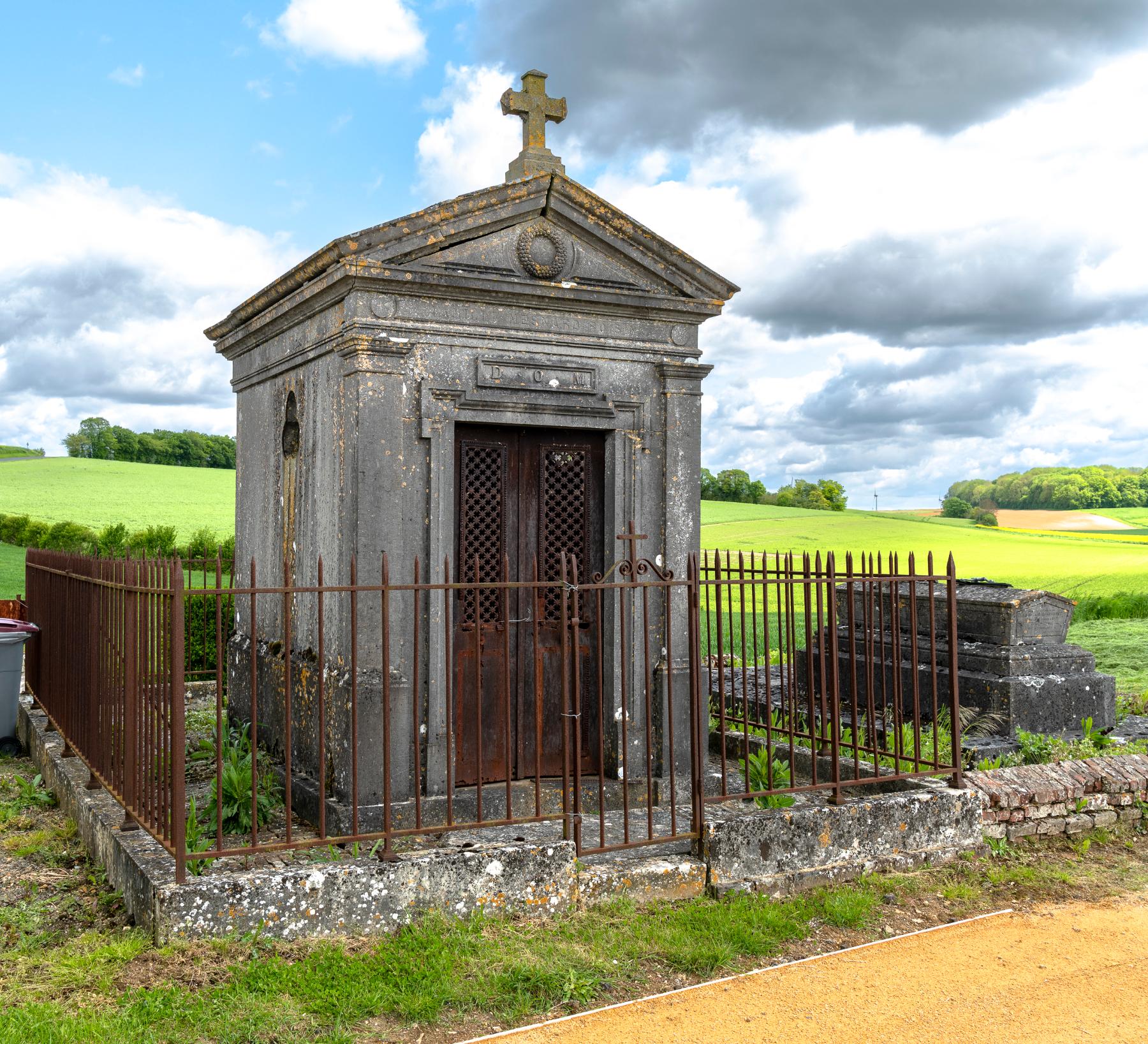 Ancien cimetière paroissial, aujourd'hui communal