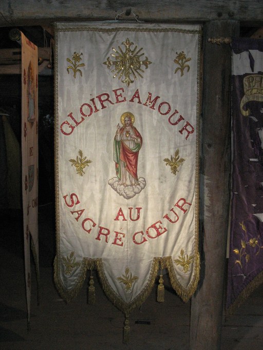 Bannière de procession de Notre Dame de Lourdes et du Sacré-Coeur