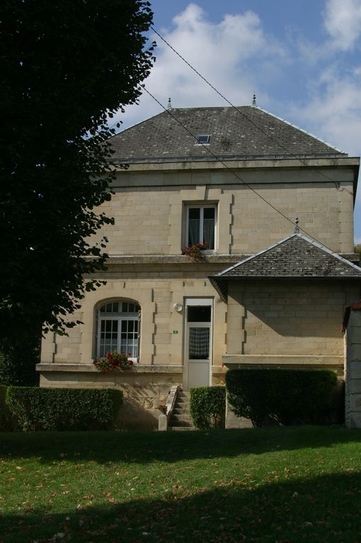 Mairie et ancienne école primaire de Bouconville-Vauclair