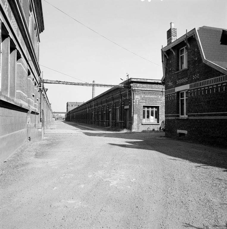 Tissage de lin Auguste Salmon, puis Safilin, actuellement établissement administratif Pôle-Santé-Travail Métropole Nord