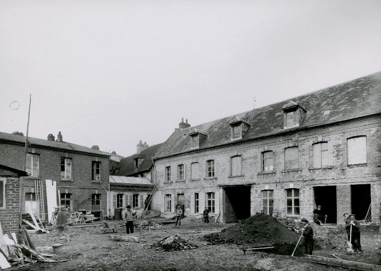 Les crèches Saint Frères [dossier thématique]