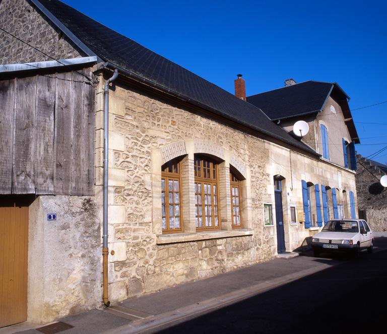 Mairie et ancienne école primaire d'Augy