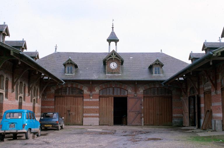 Ancien manoir, puis ferme du château à Bertangles