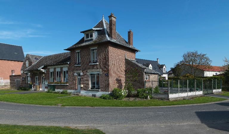 École primaire et mairie de Poeuilly