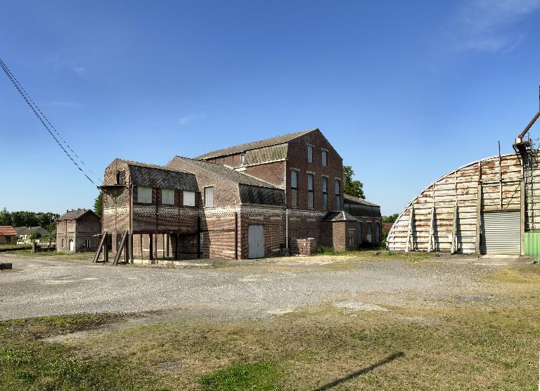 Ancienne sucrerie de betteraves Cranney et Lalanne, puis ancienne râperie de betteraves de la Compagnie Nouvelle des Sucreries Réunies (C.N.S.R.) d'Ercheu, devenue entrepôt agricole Vannoote