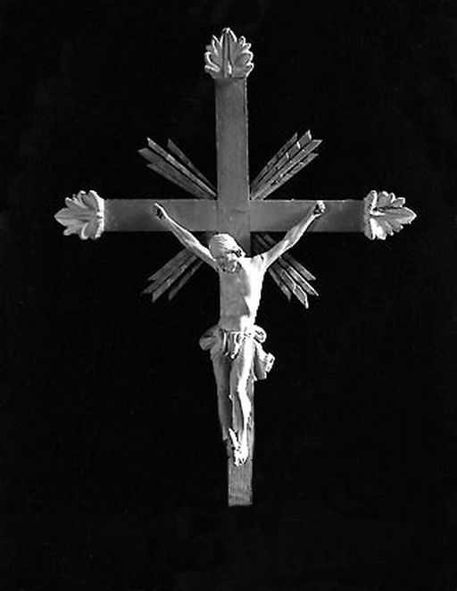 Croix : Christ en croix