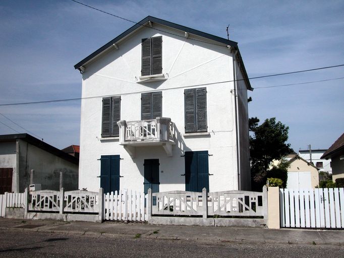 Les maisons et les immeubles de la station balnéaire de Fort-Mahon-Plage