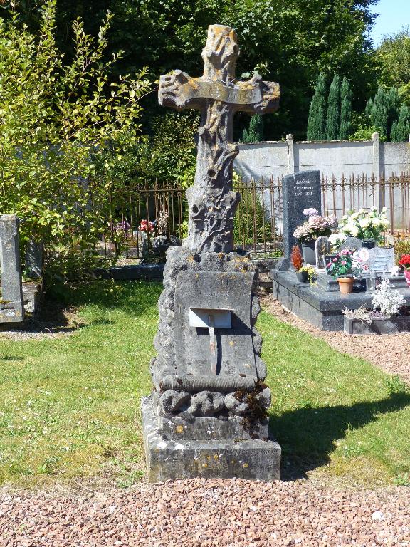 Eglise paroissiale et cimetière de Treux