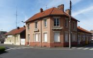 Poste de Villers-Bretonneux (ancienne école primaire de filles) et siège du Secours catholique