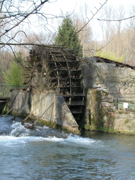 Ancien moulin à farine, dit Moulin d'Argent, devenu scierie Fastrelle, puis Loisel