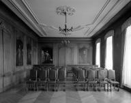 Ensemble du mobilier de la salle des mariages (lambris de hauteur, douze tableaux)
