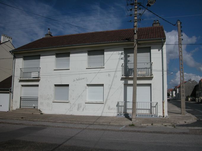 Maison à plusieurs logements accolés et superposés, dite La Sablière