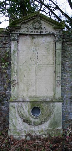 Tombeau (stèle funéraire) de la famille Buisson, Godard et Devallois