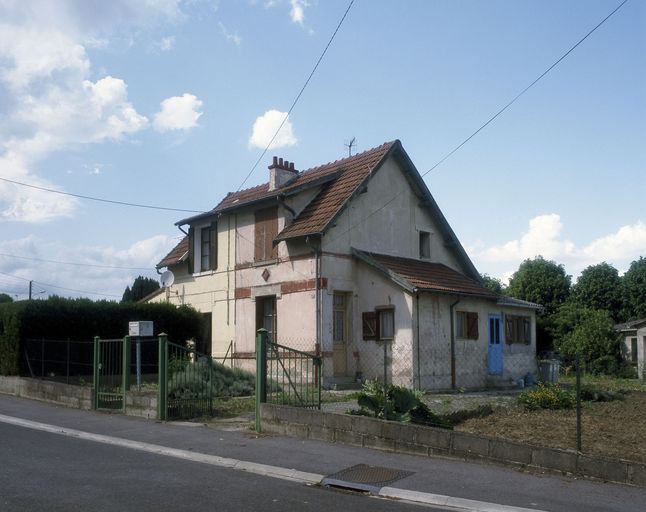 Cité ouvrière de la glacerie Saint-Gobain Chantereine