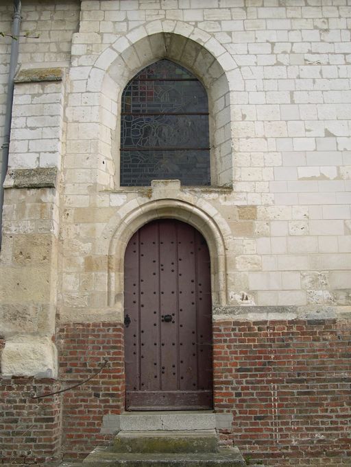 Eglise paroissiale et ancien cimetière Saints-Fuscien, Victoric et Gentien de Sains-en-Amiénois