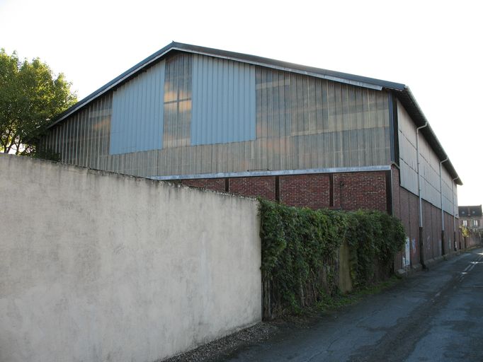 Ancienne usine de petite métallurgie (fabrique de limes) Mauroy, puis usine de construction mécanique, dite Ateliers de construction de Creil, puis Daydé-Pillé, actuellement pépinière d'entreprises