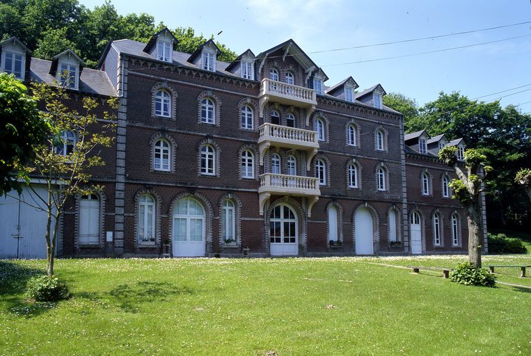 Ancien hôtel de tourisme, dit Nouvel Hôtel, devenu colonie de vacances dite Les Hirondelles ou Fondation Parent-Larivière