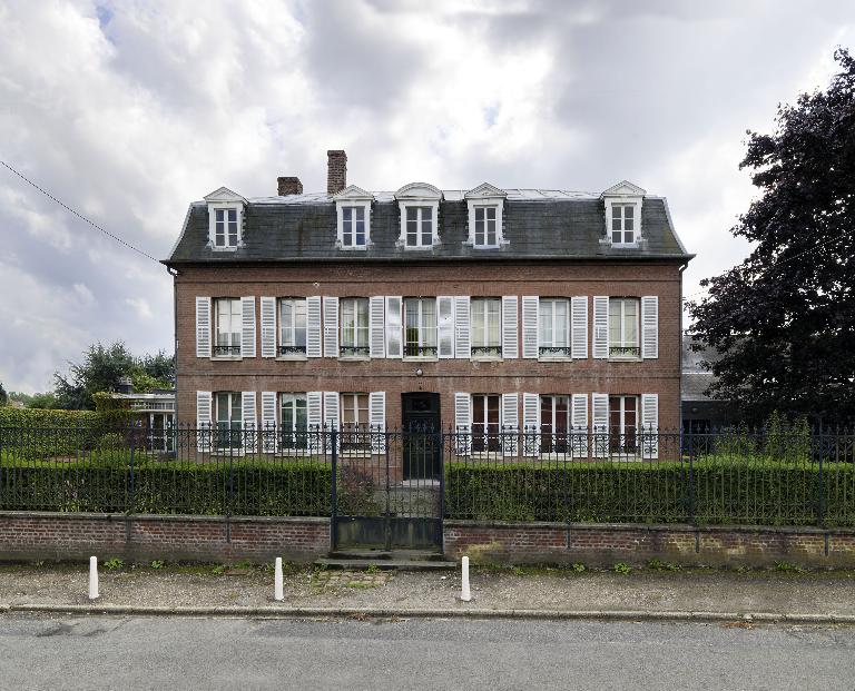 Ancien logement de directeur de l'usine Bricard, aujourd'hui siège de l'Union des Industries et des Métiers de la Métallurgie du Vimeu