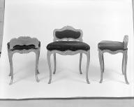 trois chaises de célébrant, style Louis XV