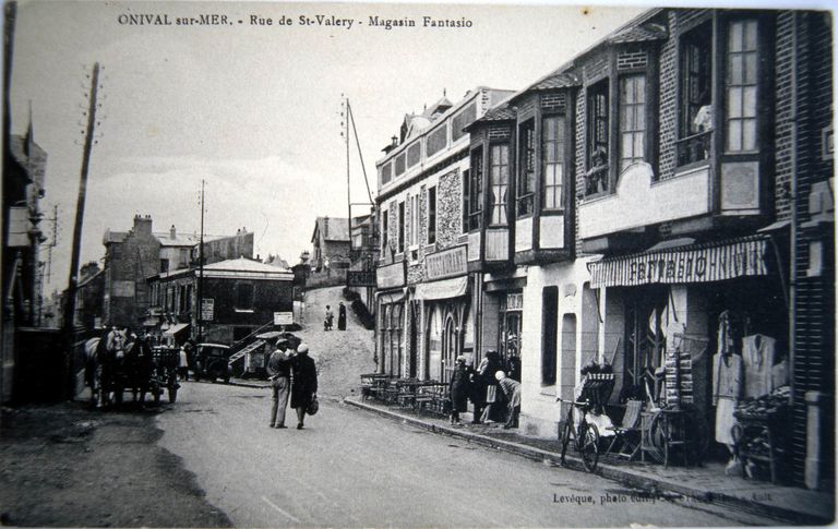 Magasins de commerce avec logements à l'étage, dits Louise, Freya, La Panne, L'Oasis, La Boule, Etoile du Matin, Jehan Gérard, actuellement maisons (Onival)