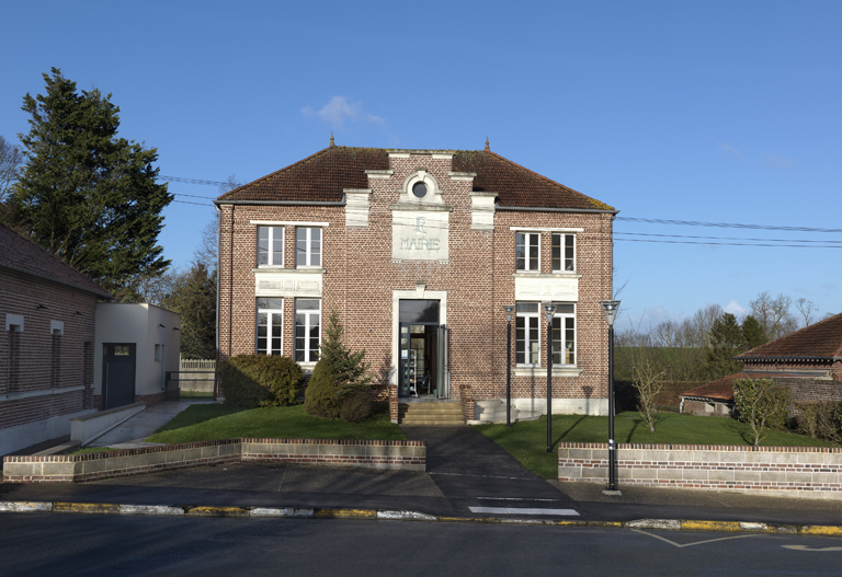 Mairie et école primaire de Lamotte-Warfusée (anciennement de Lamotte-en-Santerre)
