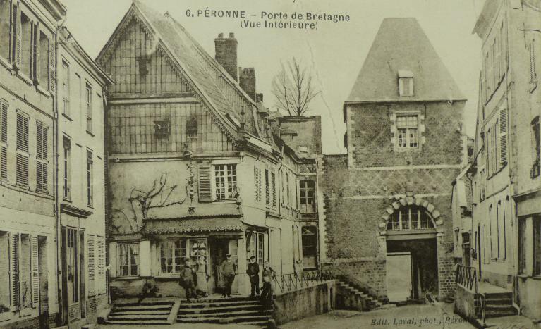 Porte de Bretagne à Péronne