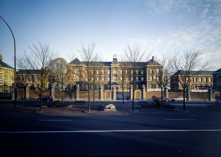 Hospice Saint-Victor, actuellement clinique ophtalmologique d'Amiens