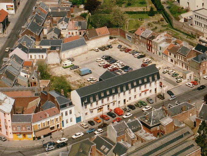 Ancienne filature Saint-Jean, peignage, retorderie et tissage de laine David Frères, puis Pannier et Compagnie, tissage de coton et de guipure de la Société Textile de Saint-Quentin, usine de construction métallique (vestiges)