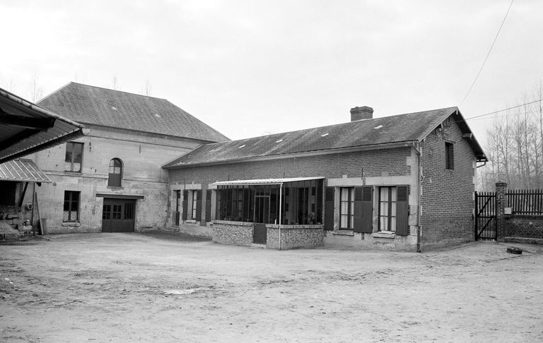 Ancien moulin à blé du chapitre de la cathédrale, dit Moulin d'Espinoy puis fabrique de roues en bois