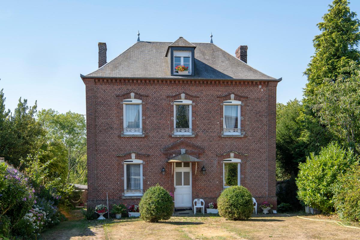 L'habitat du village du Quesnel-Aubry