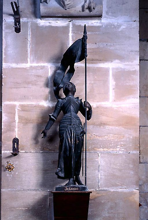 Statue (petite nature) : Jeanne d'Arc en armure