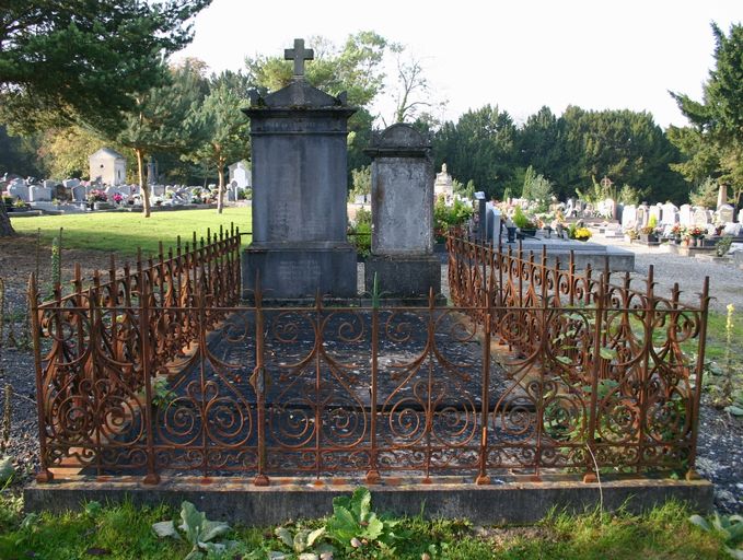 Enclos funéraire de la famille Delaporte-Lelong et de la famille Gontier-Gontier