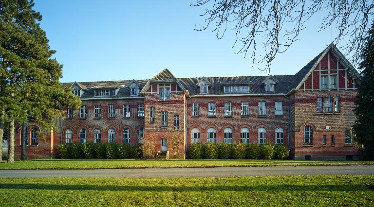 Ancien asile d'aliénés, puis hôpital psychiatrique, puis centre hospitalier spécialisé (CHS), dit établissement public de santé mentale des Flandres