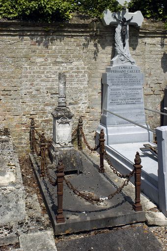 Tombeau (colonne funéraire) de Jacqueline Roumieu