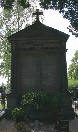 Tombeau (stèle funéraire) des familles Bailleul-Riquier et Lefèvre-Bailleul