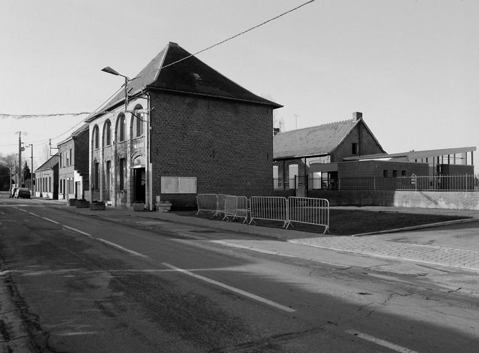 Ancienne école primaire et mairie de Rosult, actuelle mairie