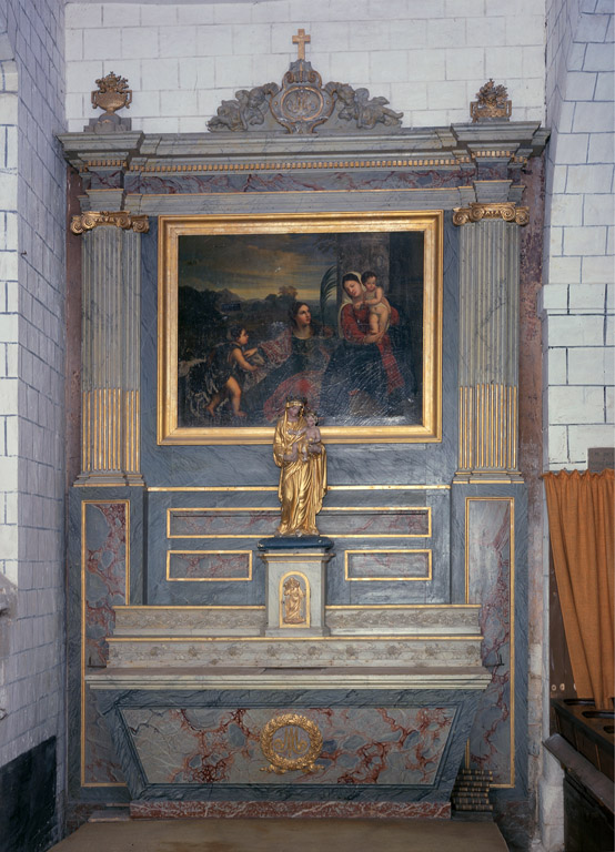Autel, tabernacle, retable et 2 gradins d'autel (autel secondaire de la Vierge)