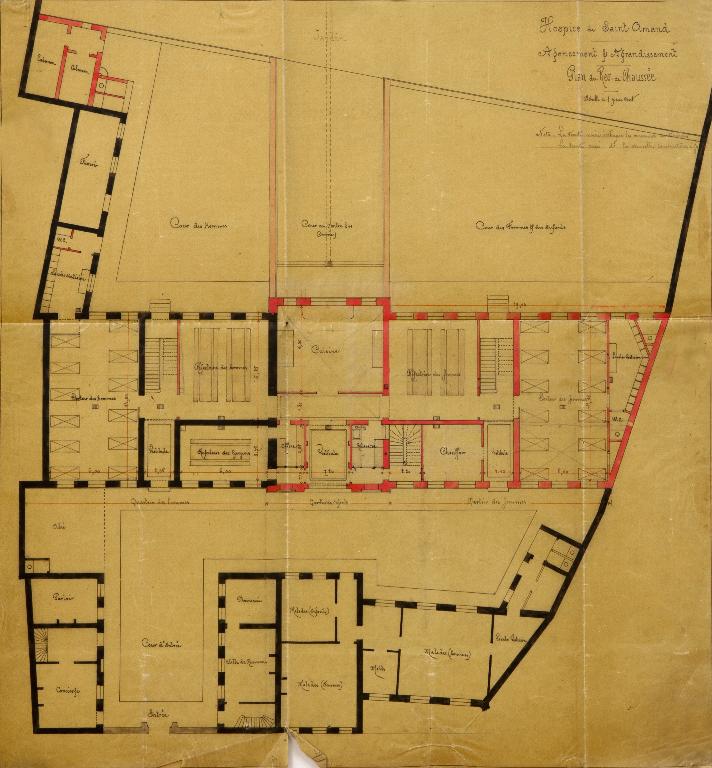 Hôpital, hospice, puis maternité, pouponnière et crèche, actuellement centre hospitalier