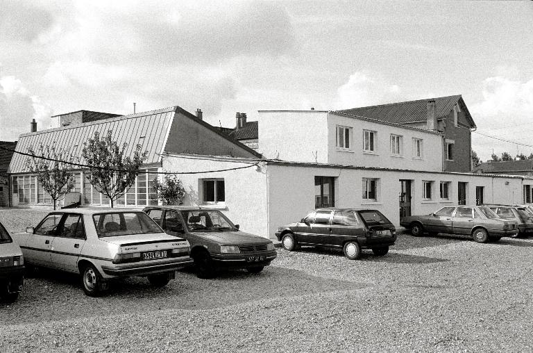 Usine de serrurerie Dény et Cie, puis Dény Fontaine, aujourd'hui Dény Sécurité