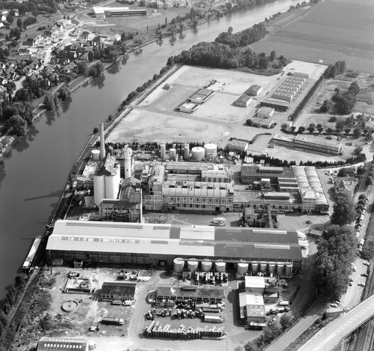 Ancienne usine de pâte à papier Mayen, huilerie Nourylande, puis Robbe et usine de produits chimiques Novance