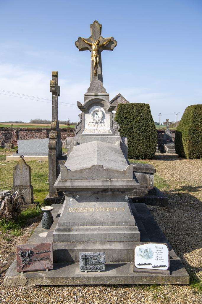 Cimetière communal de Bucamps