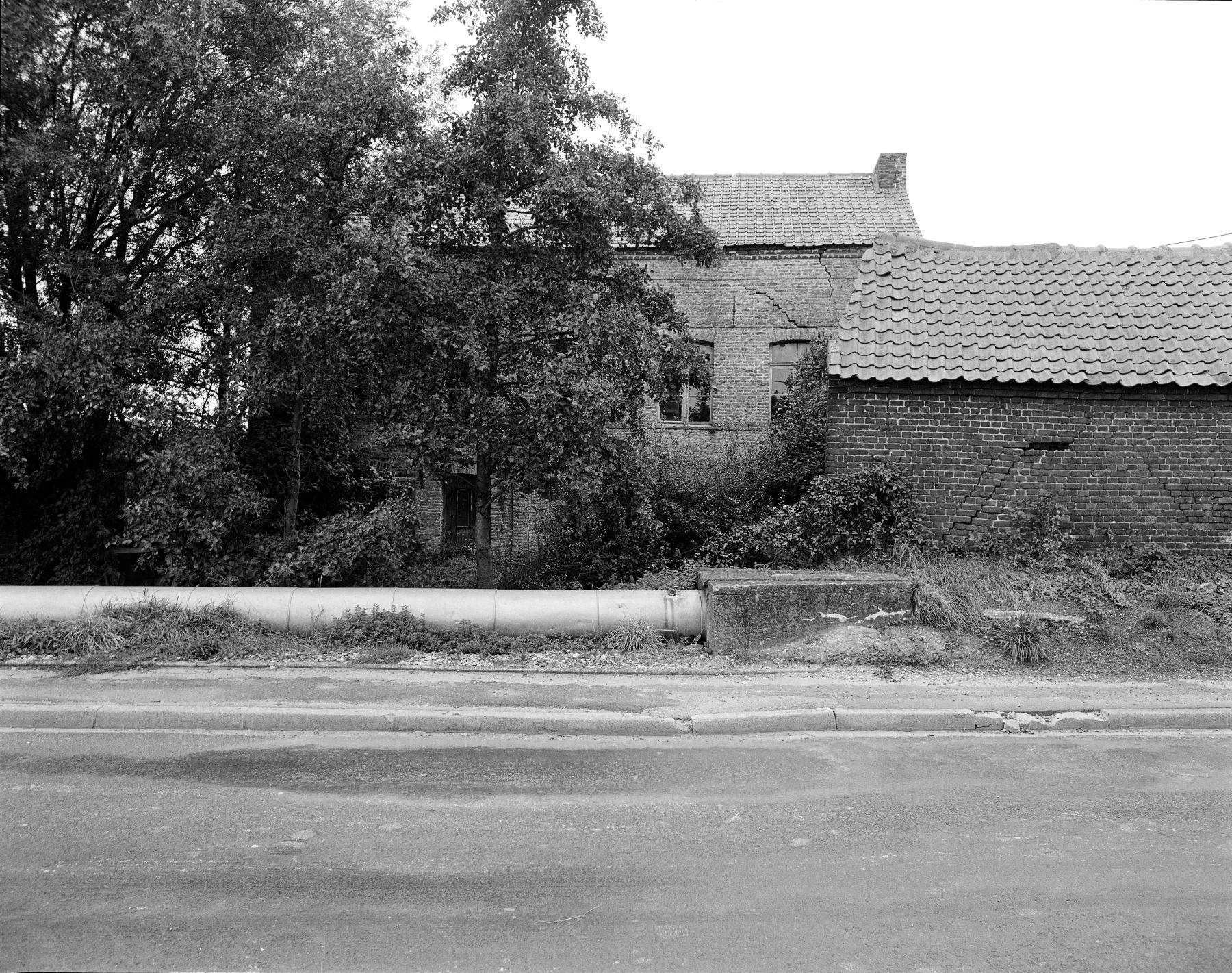 Moulin à papier et à huile De Laurette, puis moulin à farine Dedoncker, puis usine de menuiserie, actuellement entrepôt commercial