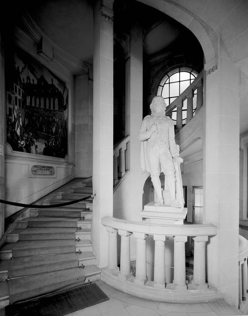 Monument (statue) au sculpteur Jacques Sarrazin