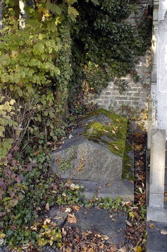 Tombeau (sarcophage) de Daniel Frederick Jaeck (tombeau de protestant)