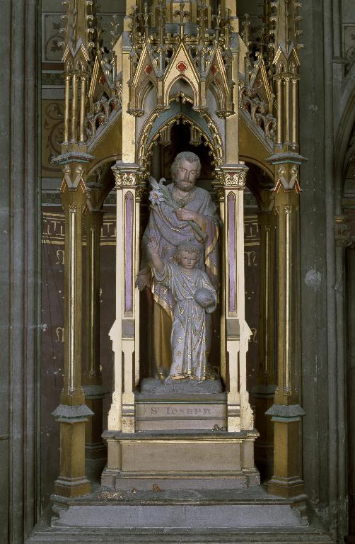 Ensemble des deux groupes sculptés et de la statue de l'autel secondaire du Rosaire : l’Éducation de la Vierge, Saint Joseph et l'Enfant Jésus, Vierge à l'Enfant