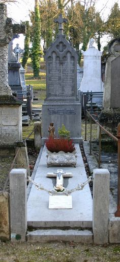 Tombeau (stèle funéraire) Pluquet-Dermy